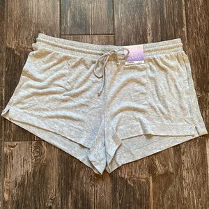 𝕔𝕦𝕥𝕖 𝕘𝕣𝕒𝕪 𝕤𝕙𝕠𝕣𝕥𝕤!☆